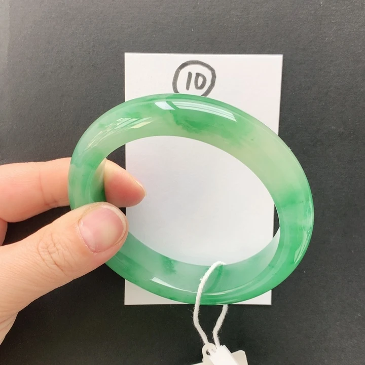 石英质玉（非洲翠）未镶嵌手镯