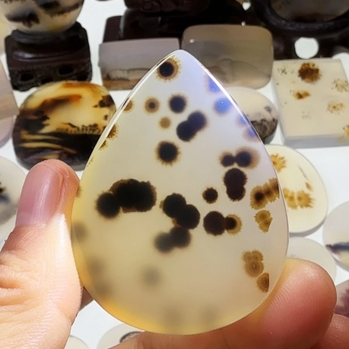 玛瑙/玉髓未镶嵌珠宝半成品