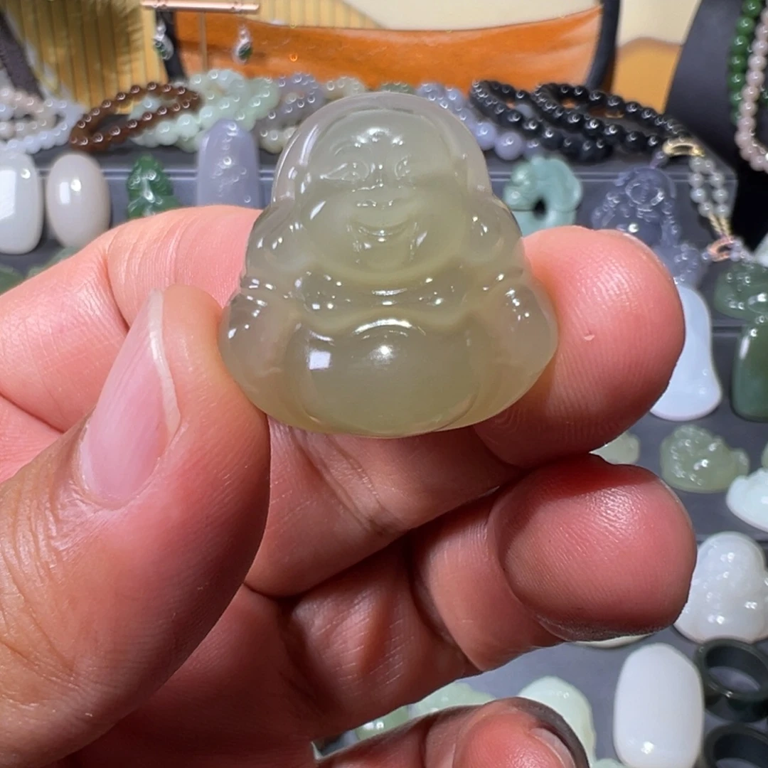 青****颈饰未镶嵌和田玉