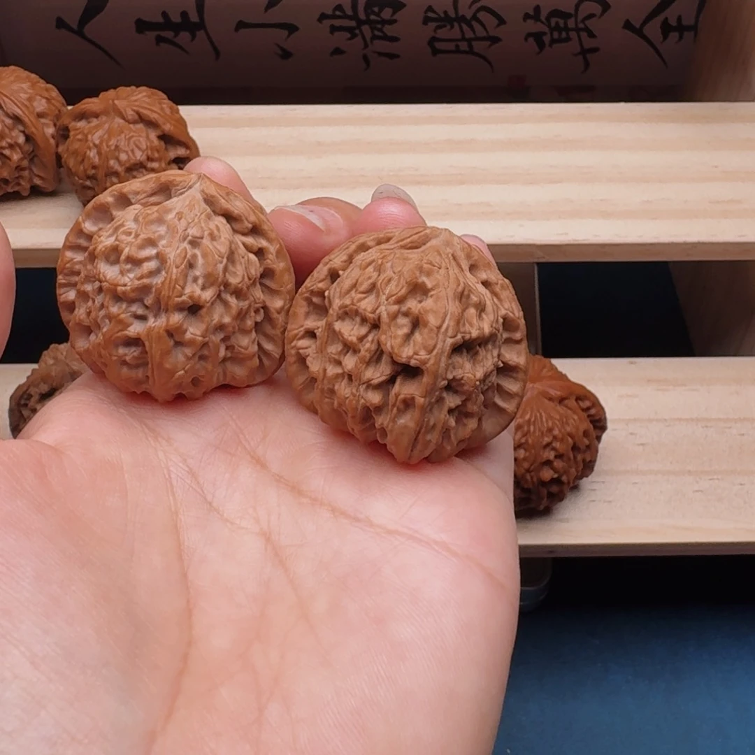 文玩核桃把件2三角白39尺