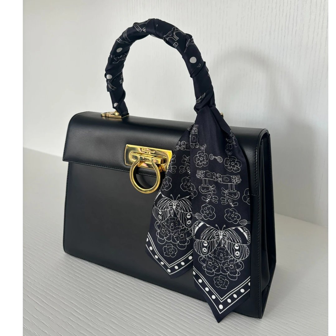 GIRDEAR/哥弟经典百搭印花细飘带黑色丝巾1800020