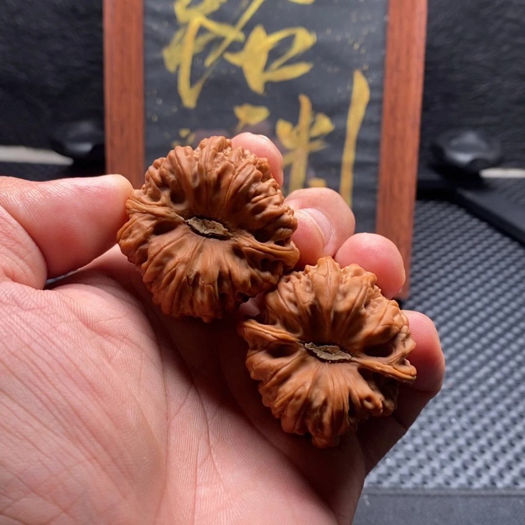 文玩核桃吊坠平谷凹底