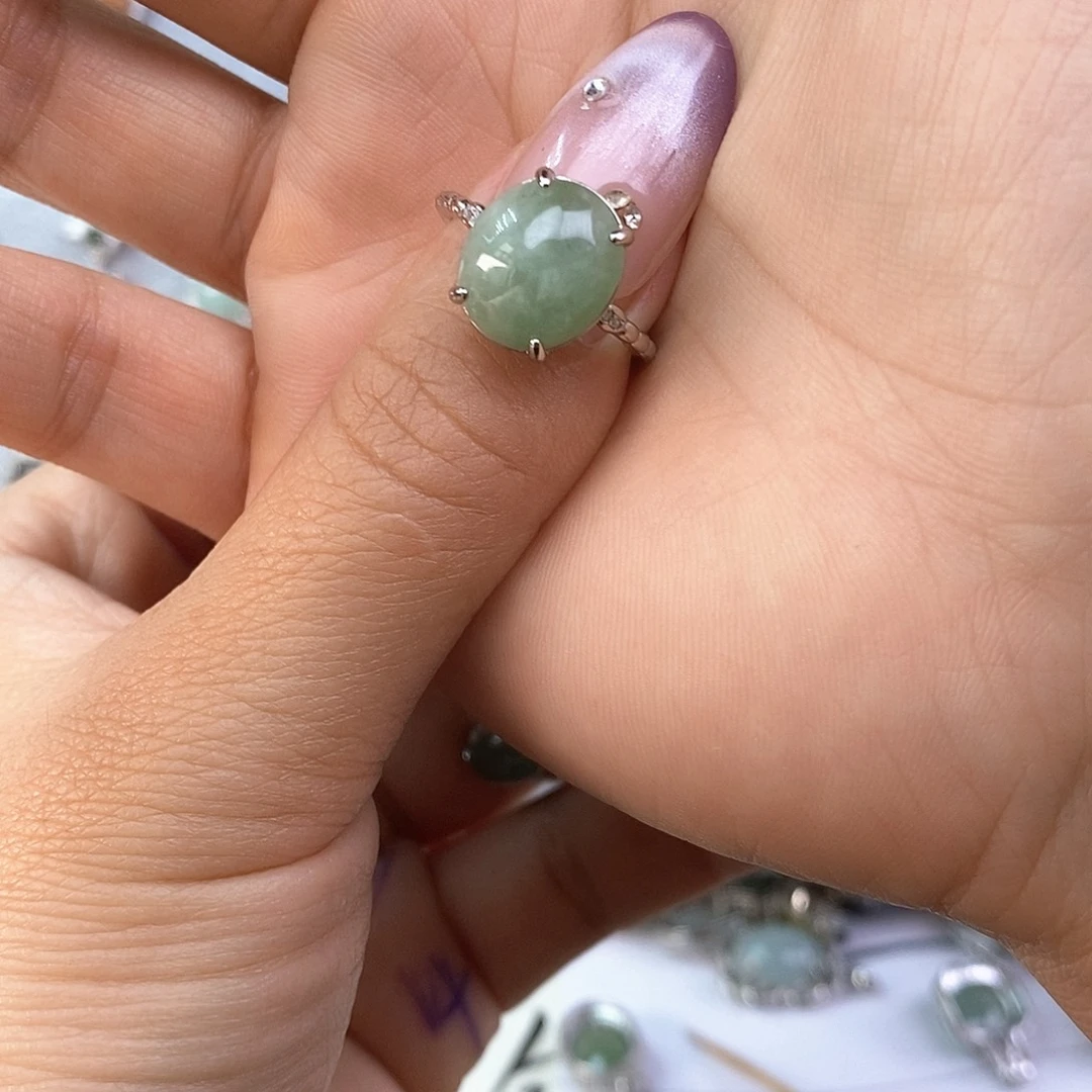 温***柔翡翠未镶嵌戒指缅甸