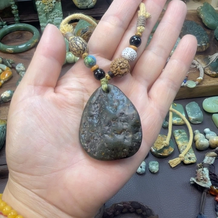 岫岩河磨玉（透闪石质玉）未镶嵌珠宝奇石