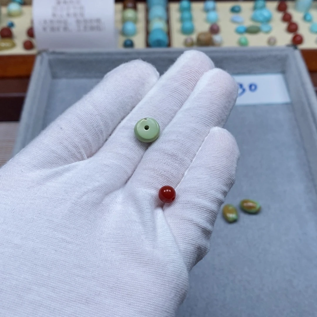 南红玛瑙配饰未镶嵌