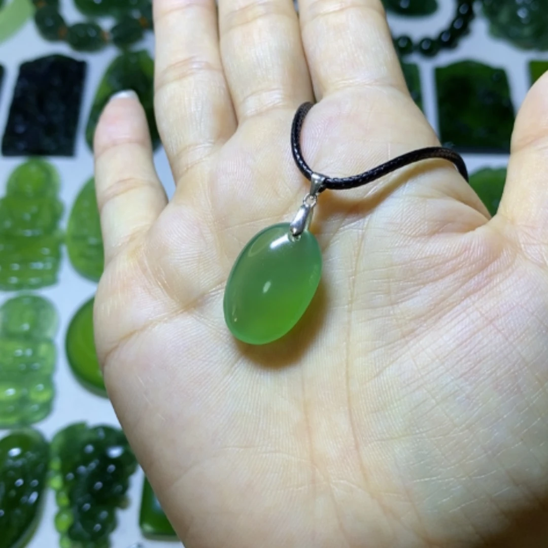 【闪购商品】未镶嵌蛇纹石玉颈饰