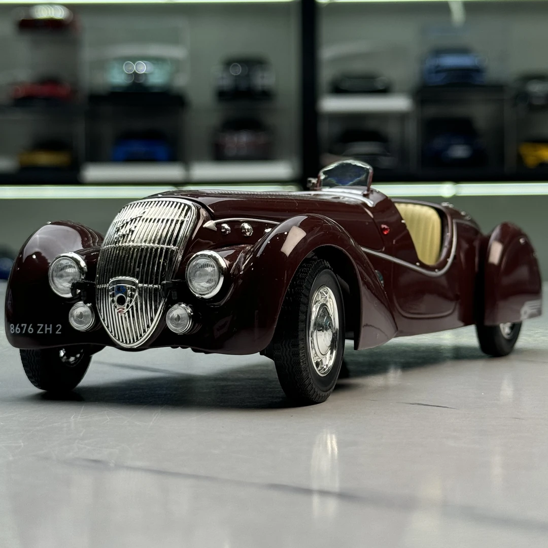诺维尔1:18 阿尔法罗密欧 8C 2900B 收藏摆件 合金全开汽车模型