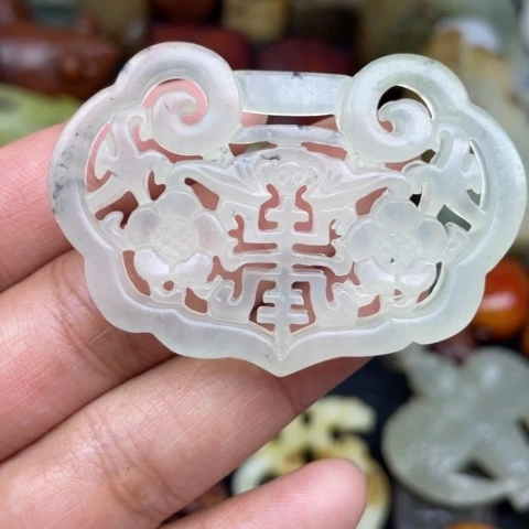 蛇纹石玉未镶嵌颈饰2