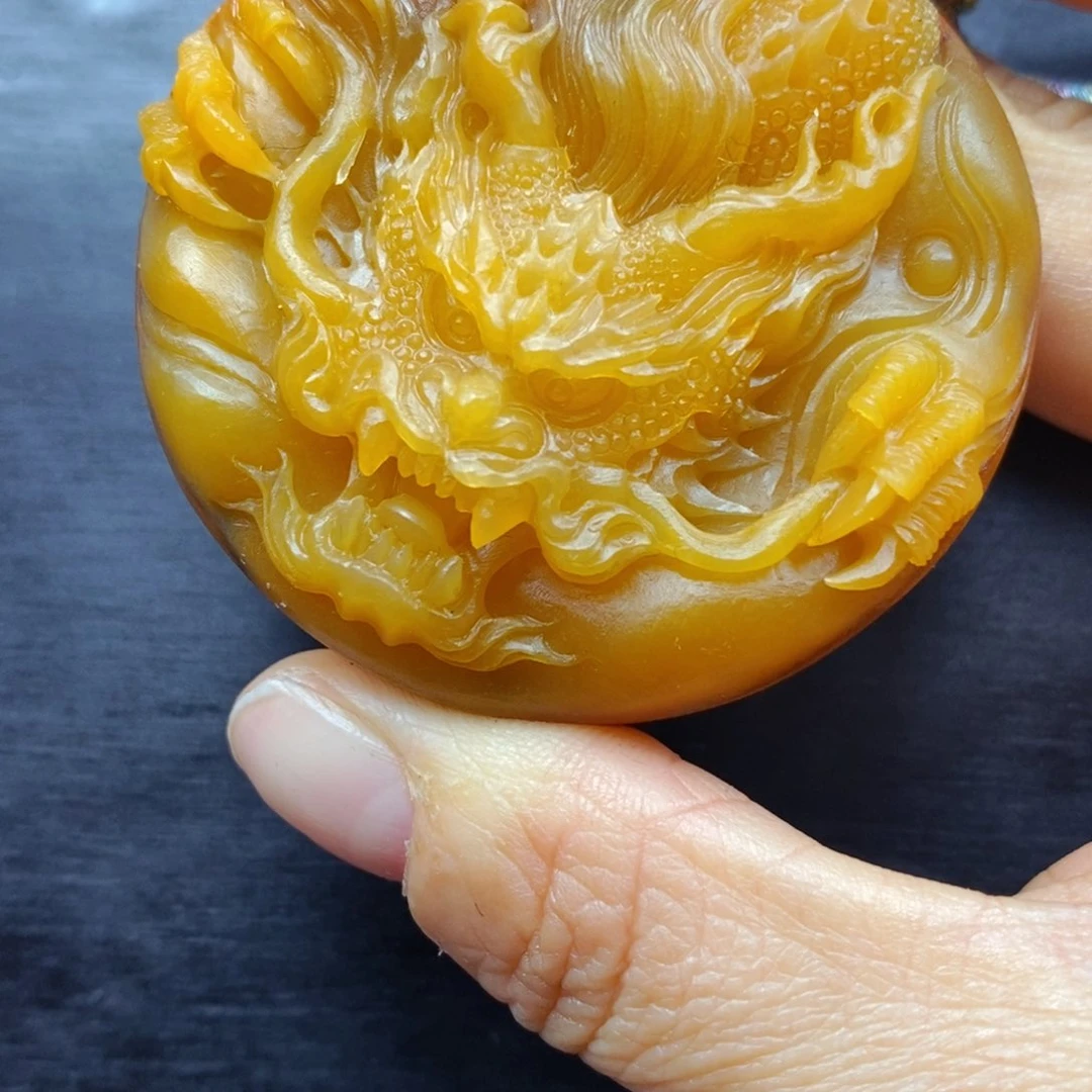 石英质玉（黄龙玉）颈饰未镶嵌