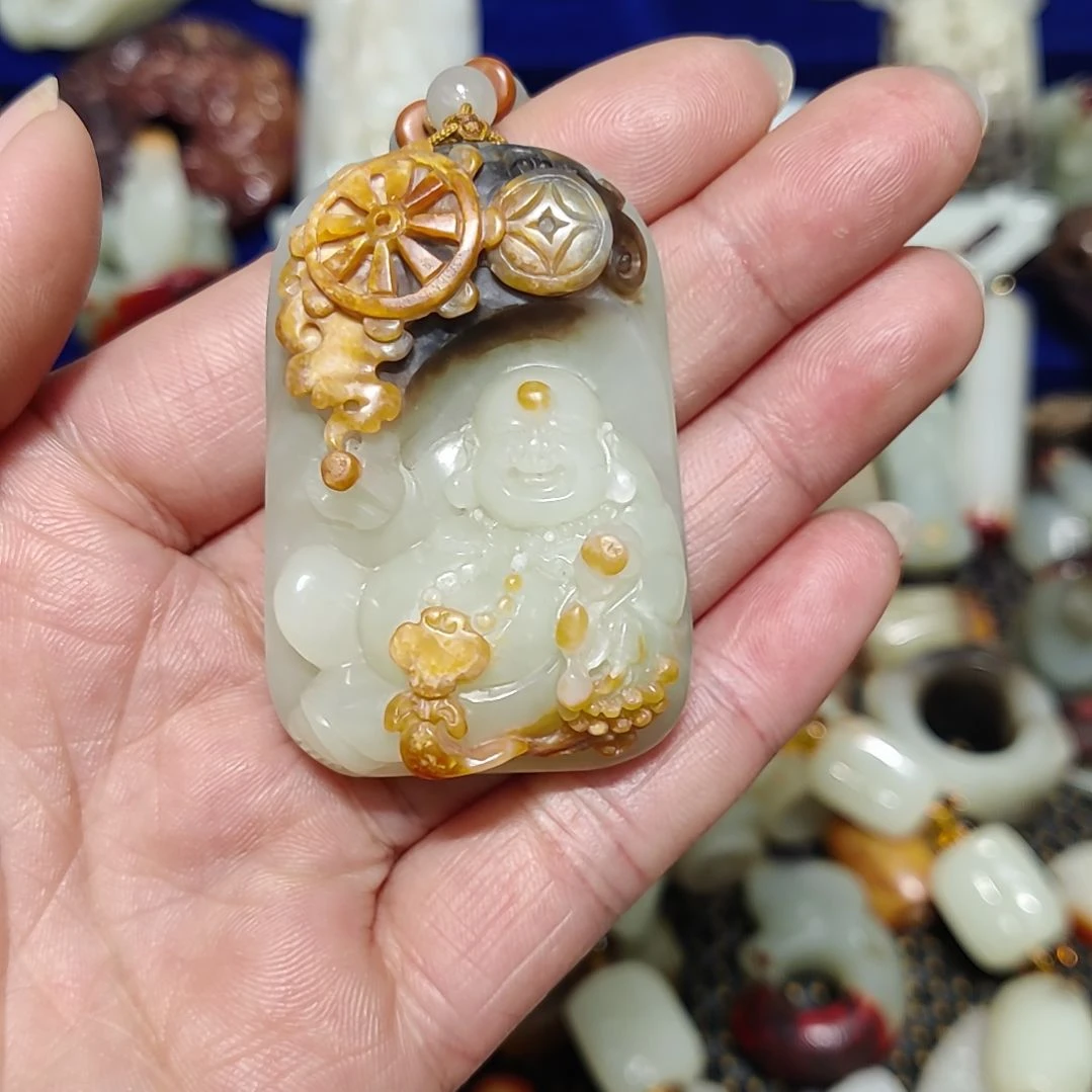 和田玉车挂未镶嵌深**剑