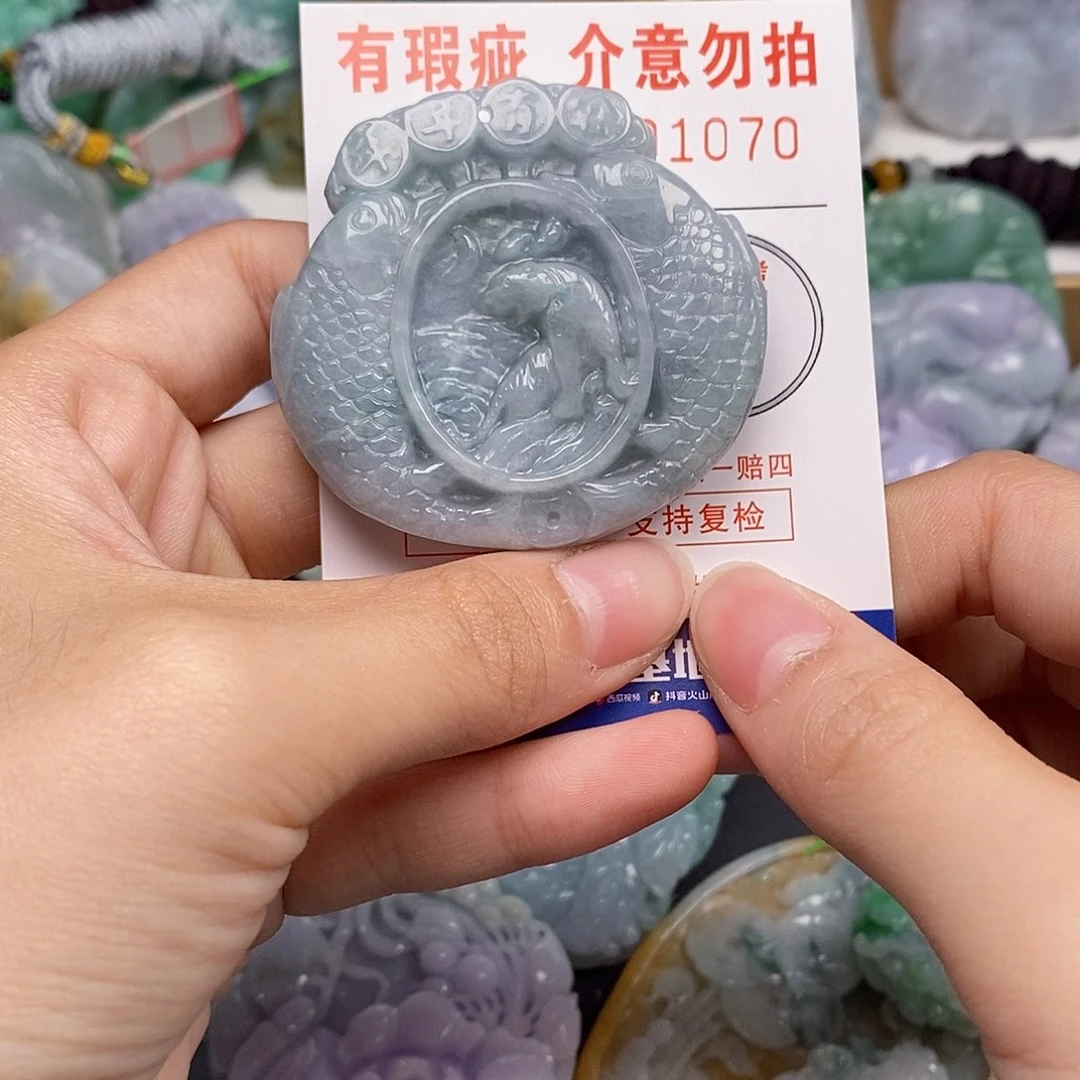 吊坠(不含链)未镶嵌翡翠