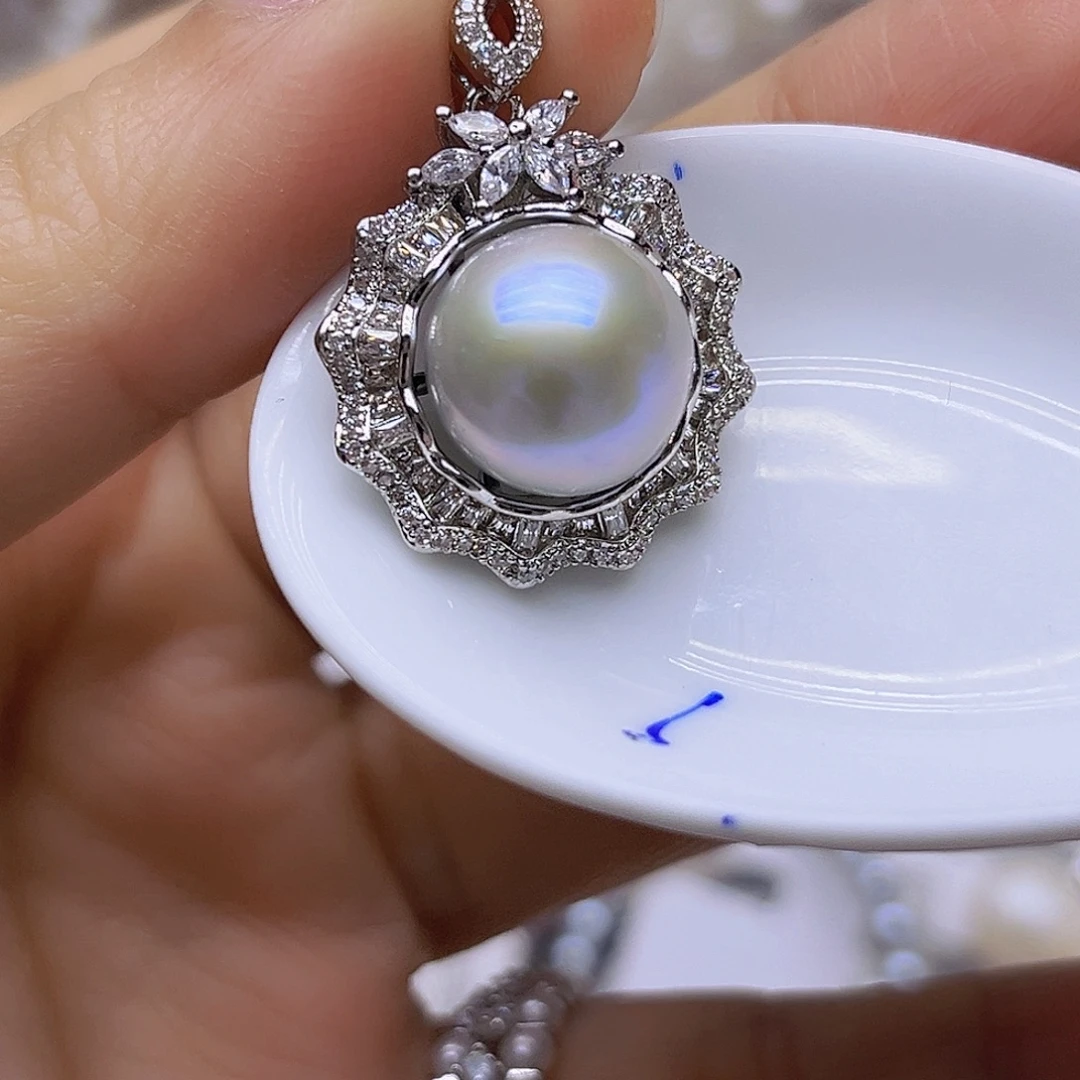 吊坠或者耳钉淡水珍珠未镶嵌