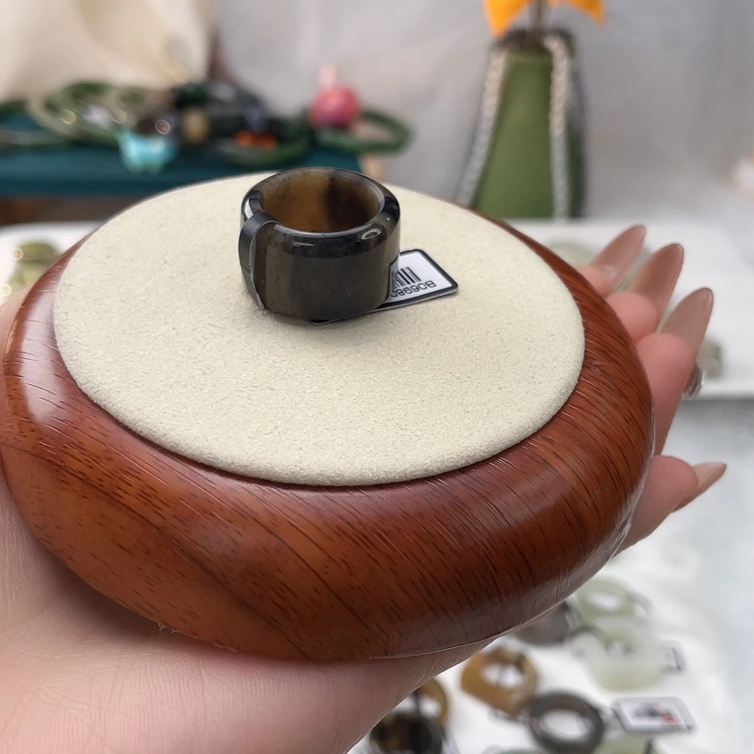 和田玉未镶嵌戒指妖花圆切16.8v89