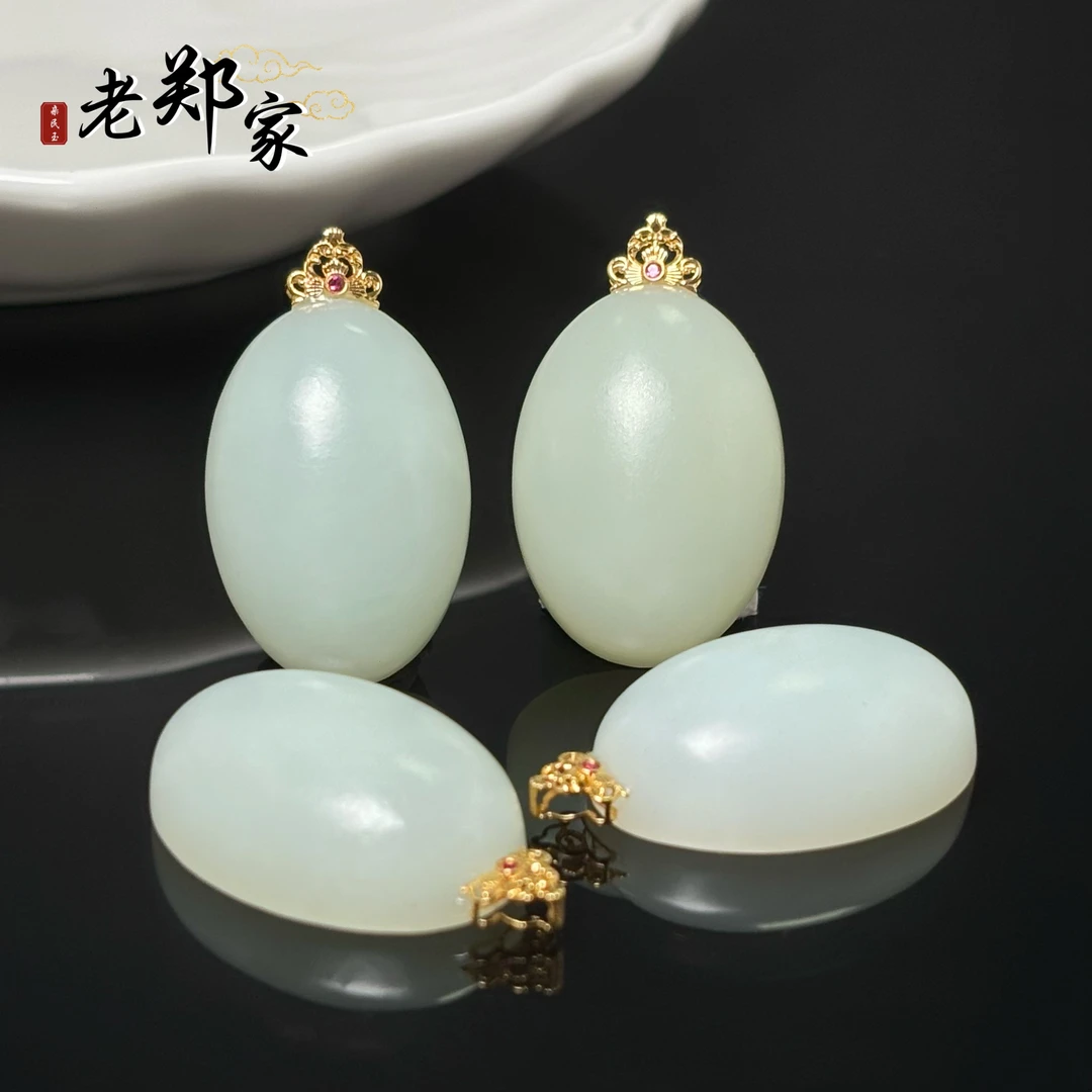 【老郑家】18K金和田玉蛋面挂件 2577 多样性发一件 约27*20*9mm