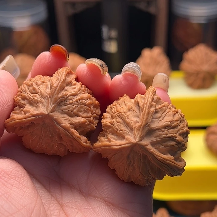 文玩核桃吊坠盘山三棱 全品 有色差