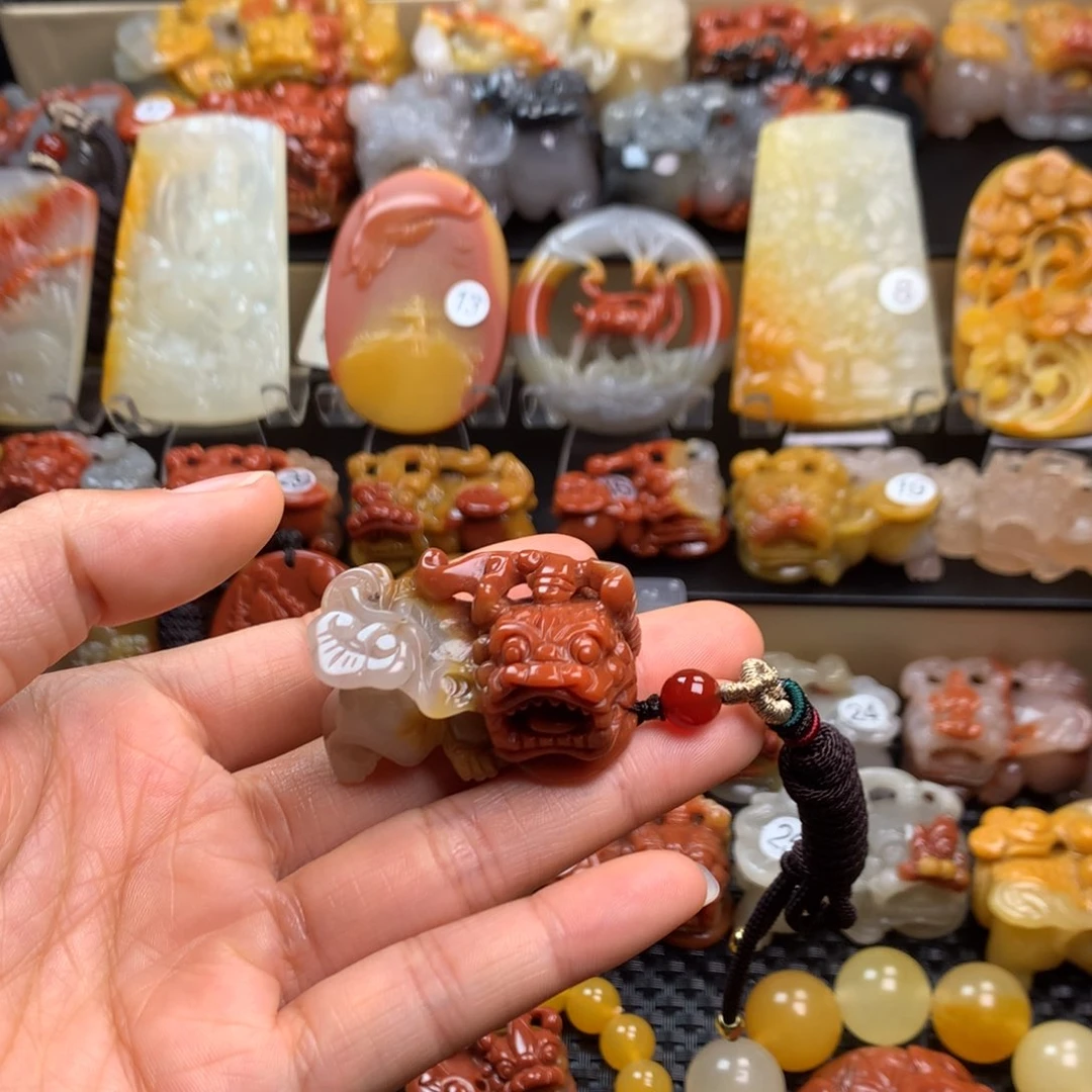 石英质玉（黄龙玉）挂件未镶嵌