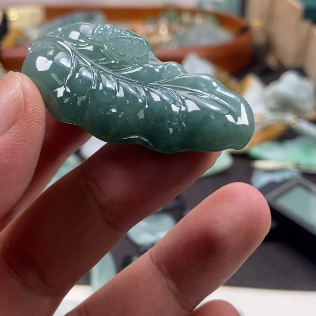 颈饰未镶嵌翡翠一夜成名