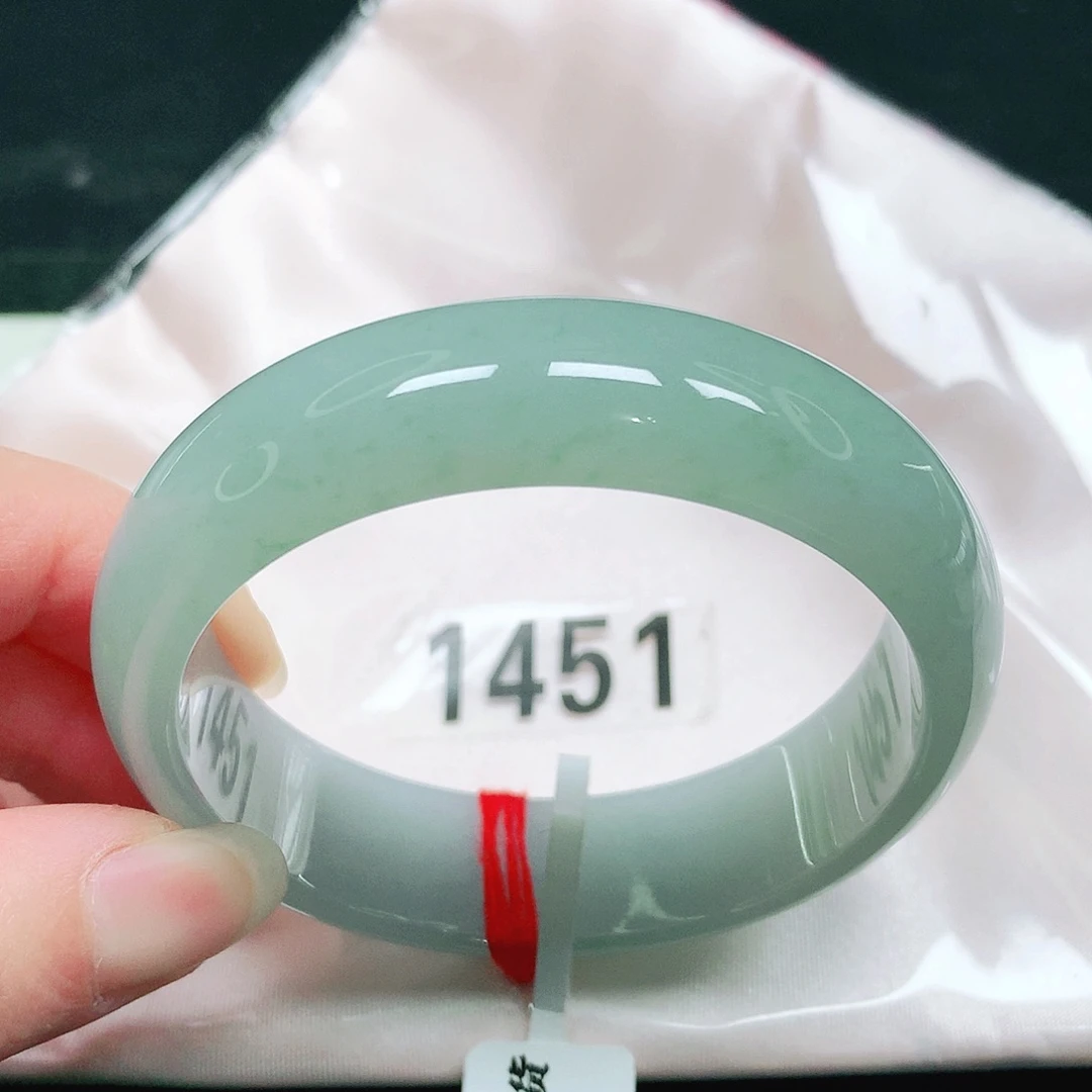 翡翠未镶嵌手镯70 号翡翠手镯