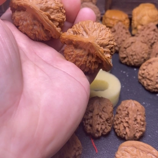 文玩核桃麒麟纹官帽46龟背