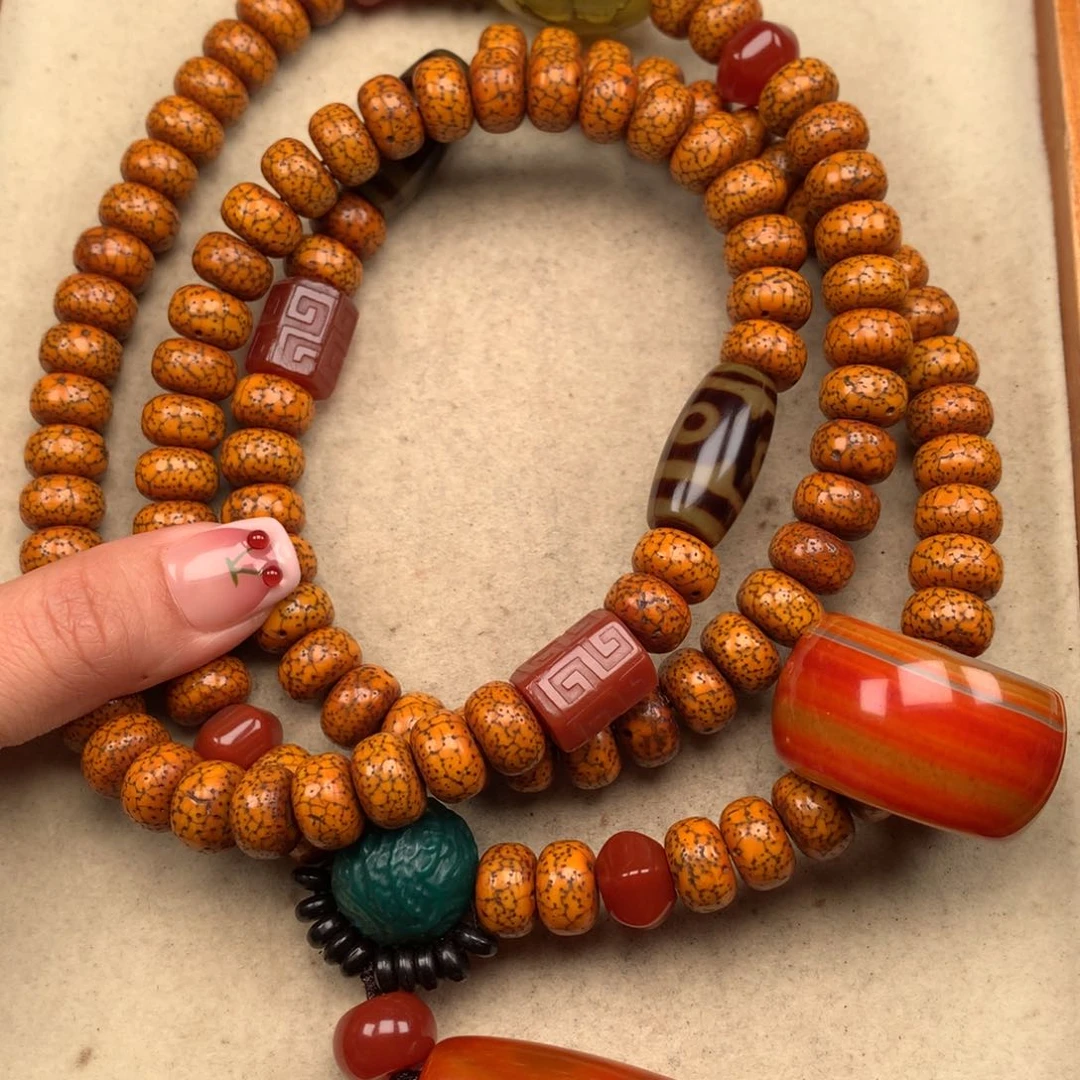 吊坠星月菩提鹏**里