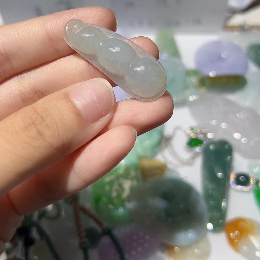 翡翠未镶嵌颈饰天然A货翡翠