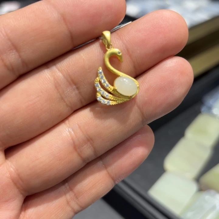 和田玉（糖玉）银S925镶嵌颈饰