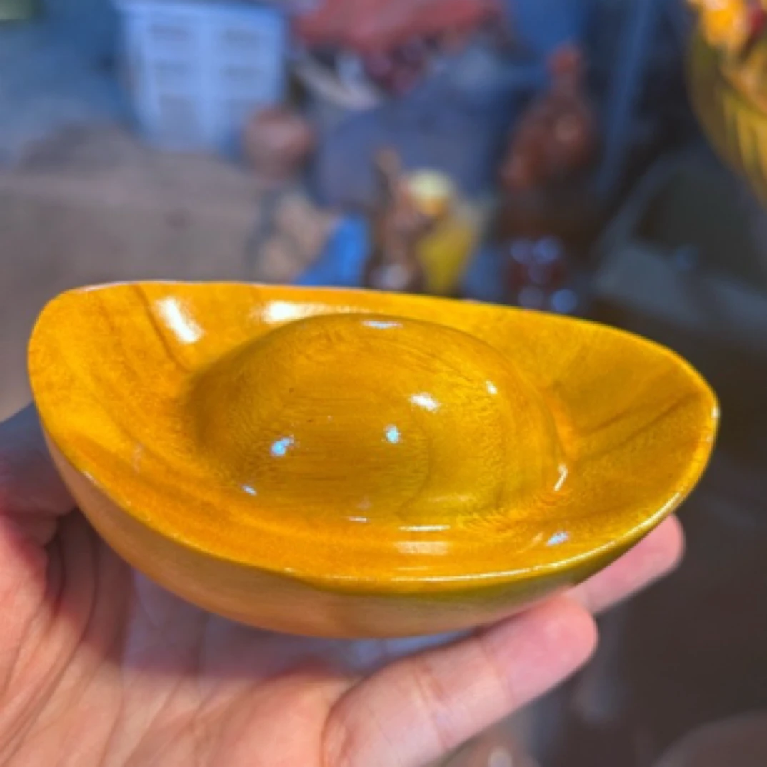 新品楠木色实木元宝十公分左右桌面摆件