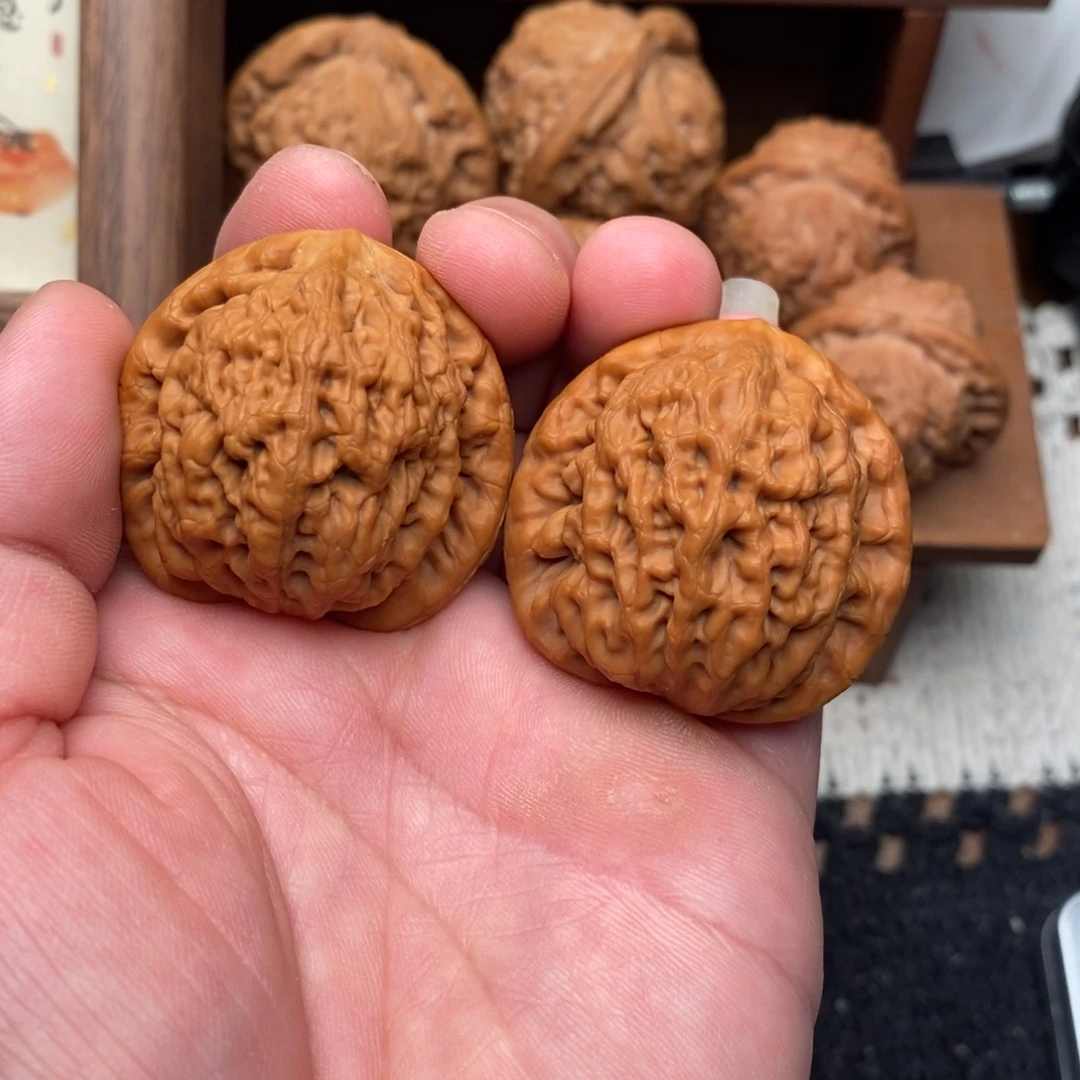 文玩核桃吊坠金公子38