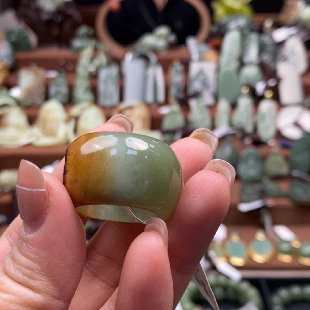 前***%岫岩河磨玉（透闪石质玉）未镶嵌把件