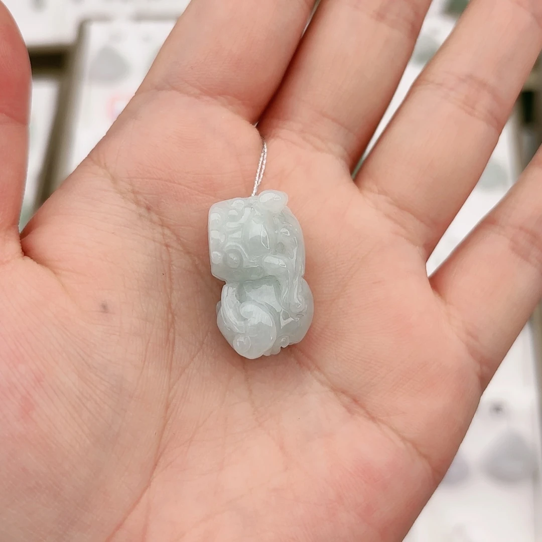 翡翠颈饰未镶嵌貔貅