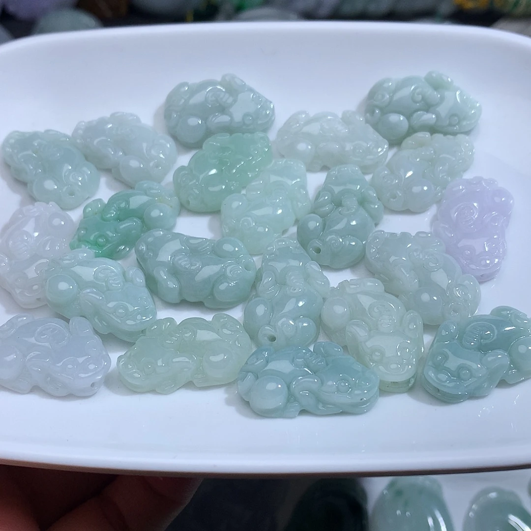 翡翠未镶嵌颈饰发2个