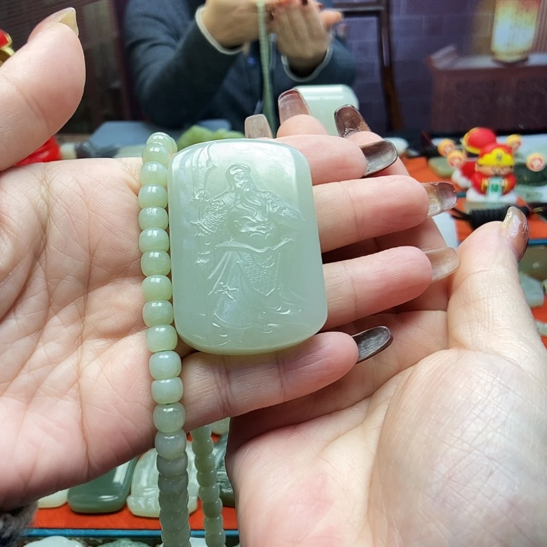 颈饰未镶嵌和田玉封*