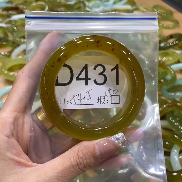 未镶嵌蛇纹石玉手镯不***?