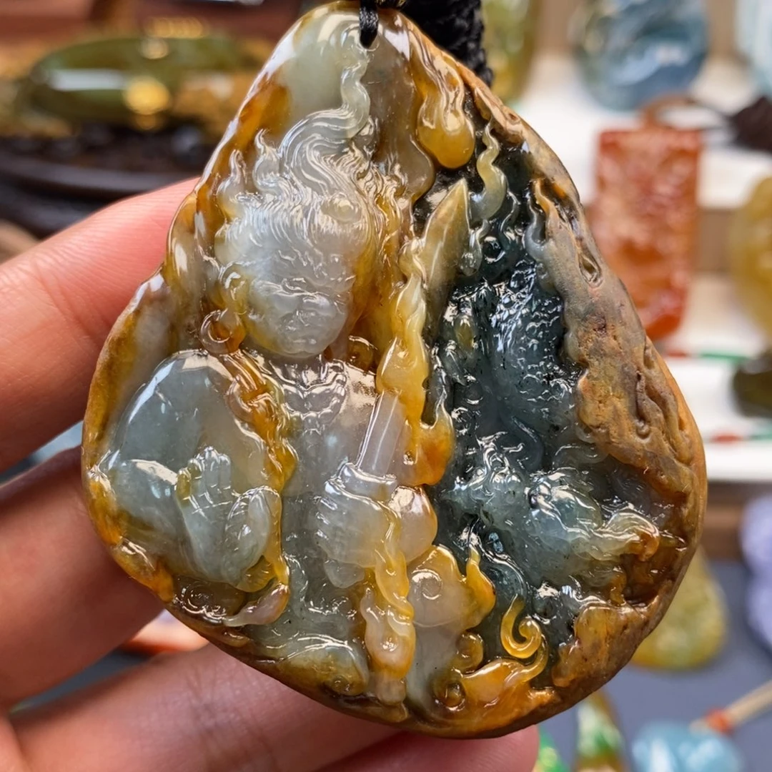 翡翠未镶嵌颈饰不动尊