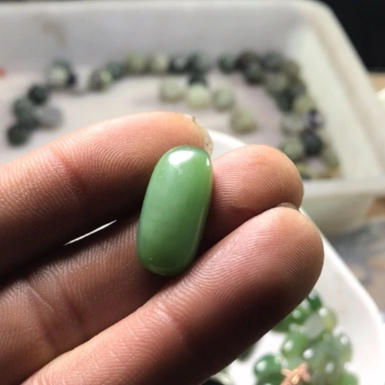 和田玉（糖玉）颈饰未镶嵌o****っ