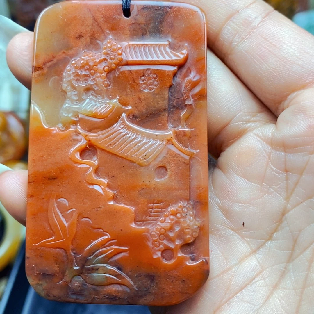 石英质玉（黄龙玉）未镶嵌颈饰