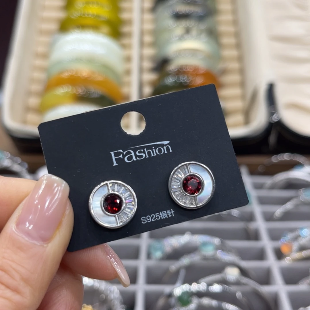 土***丁银S925镶嵌石榴石耳饰