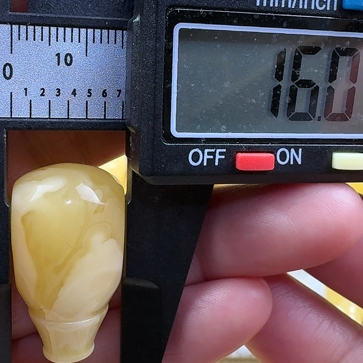 蜜蜡未镶嵌裸石33