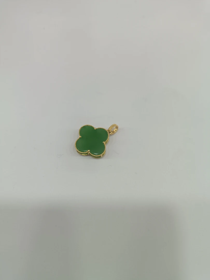 和田玉俄罗斯碧玉18K金镶嵌四叶草吊坠