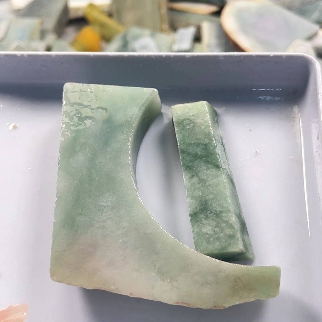 颈饰未镶嵌翡翠邕**房1