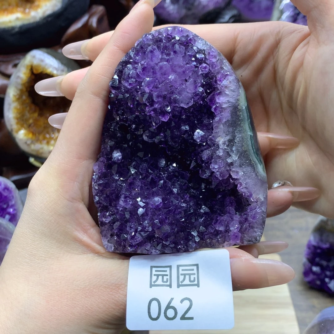 紫晶大型摆件（非配饰）未镶嵌
