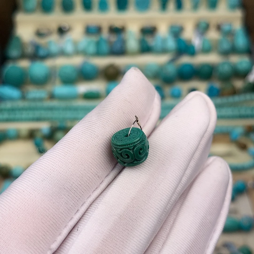 绿松石未镶嵌珠宝奇石9