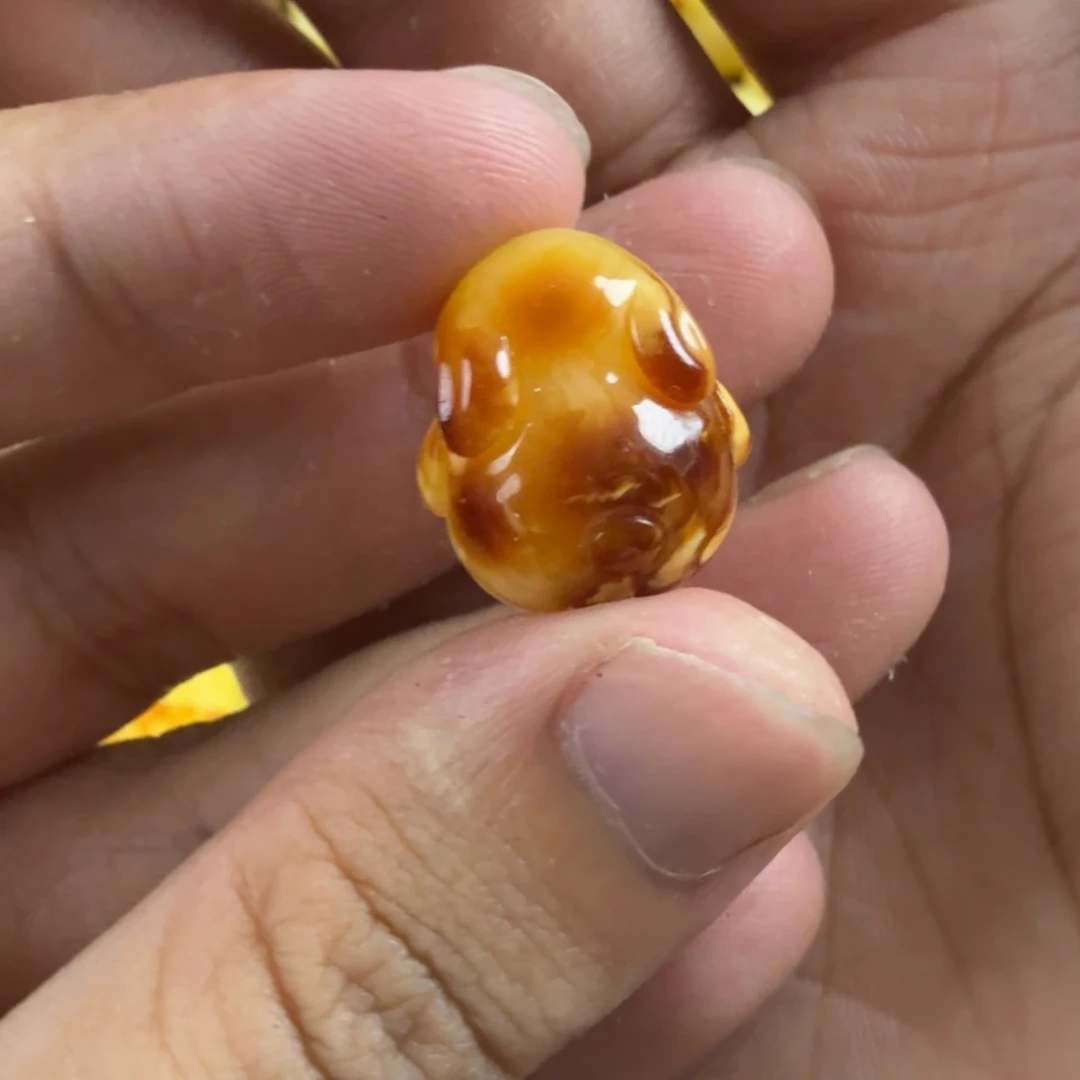 未镶嵌琥珀珠宝奇石