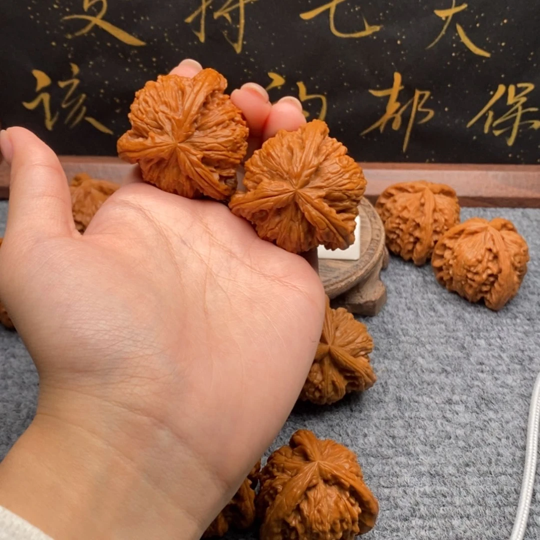 【闪购商品】吊坠文玩核桃大*。