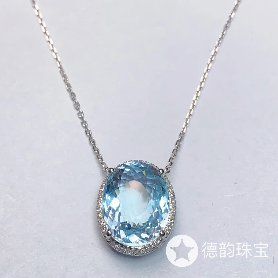 18K金镶嵌海蓝宝石项链