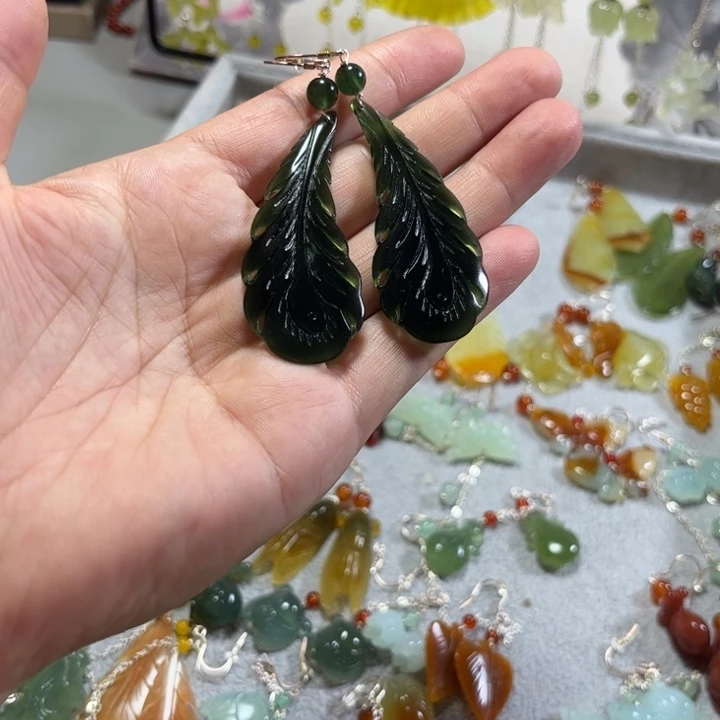 蛇纹石玉合金耳饰