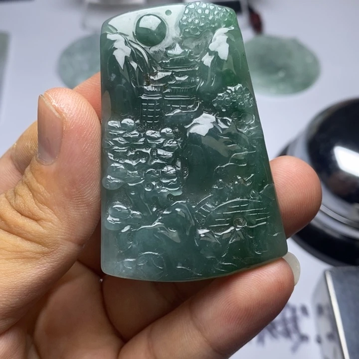 翡翠未镶嵌颈饰翡翠