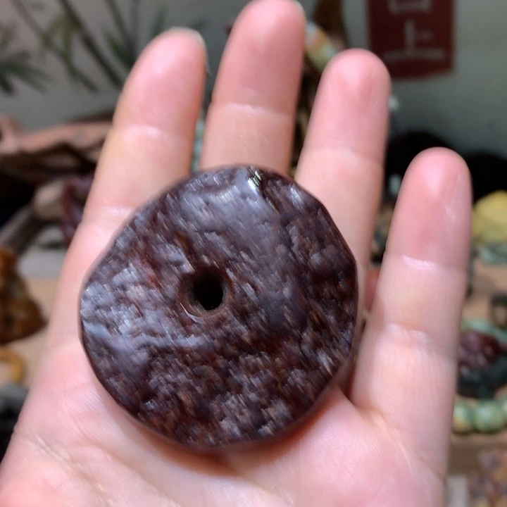 未镶嵌岫岩河磨玉（透闪石质玉）挂件