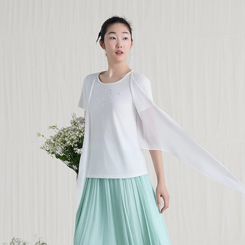 生活在左2025春夏新品棉混纺优雅绣花拼飞片T恤女时尚百搭1952222