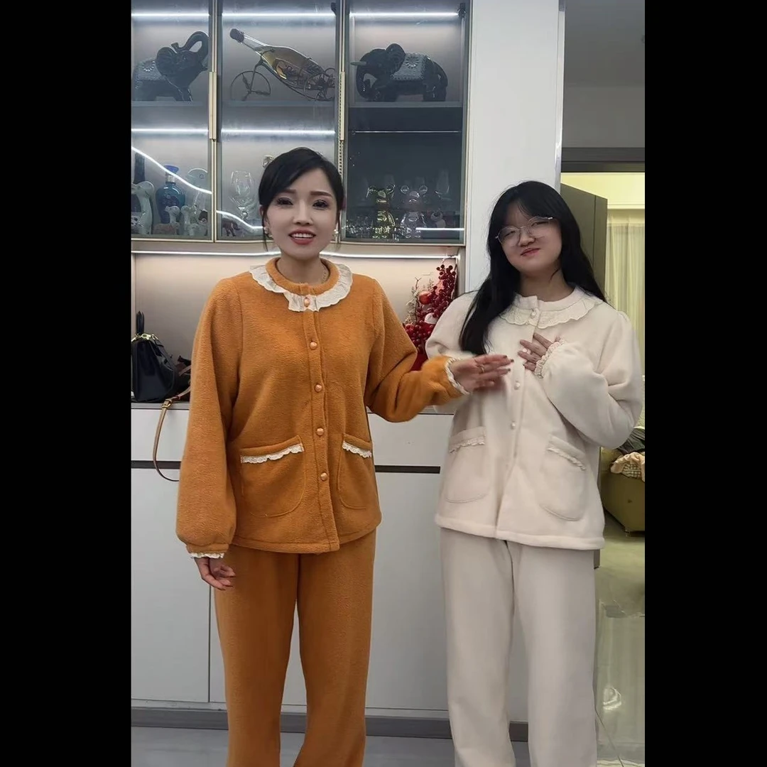 静姐推荐蕾丝拼接颗粒绒家居服